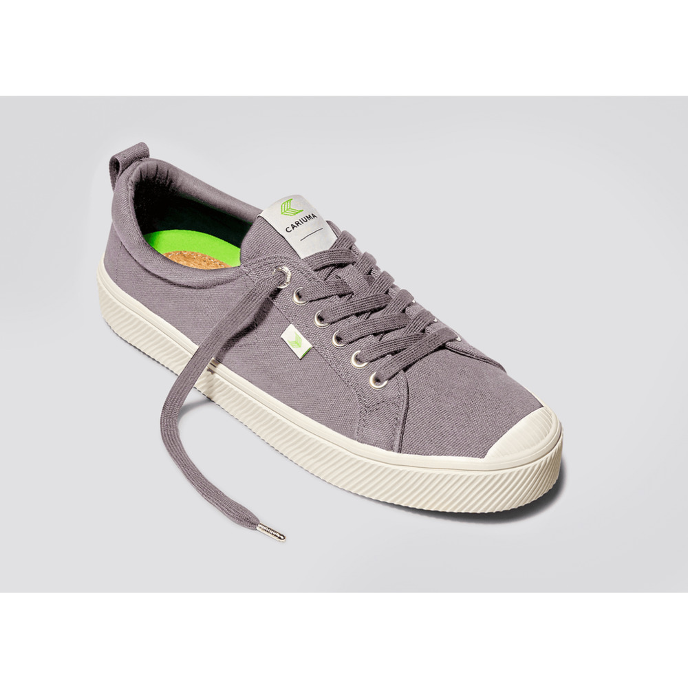 Cariuma OCA Low Canvas Sneakers, Size 8